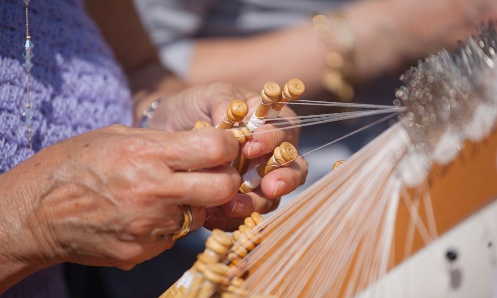 4 Tips on Choosing the Right Shuttle for Your Tatting - Lindley General Store